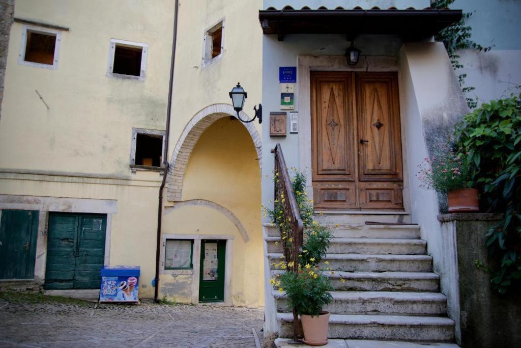 Volta B&B Oprtalj Exterior foto
