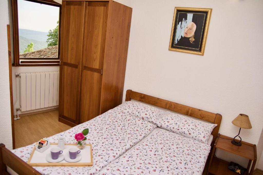 Volta B&B Oprtalj Exterior foto